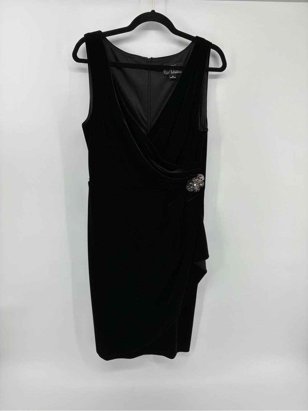 Alex Evenings Sleeveless Velvet Mini Dress Runched Side Jewel Brooch Accent